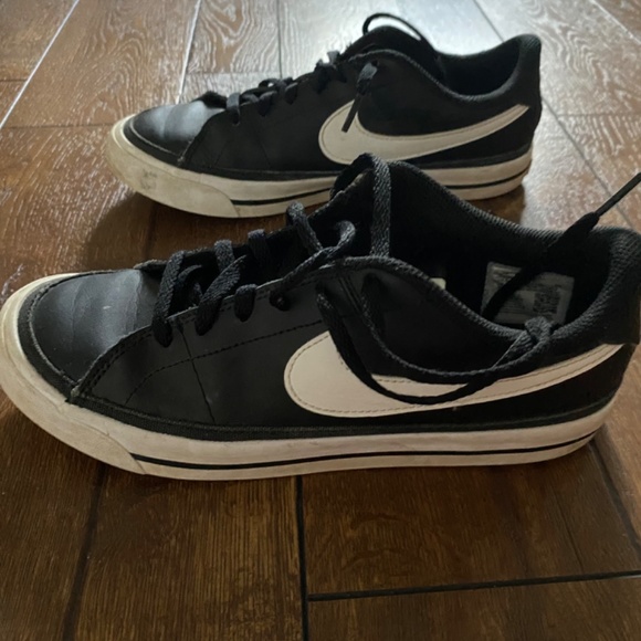 Boys Nike Court Shoes - Picture 4 of 5